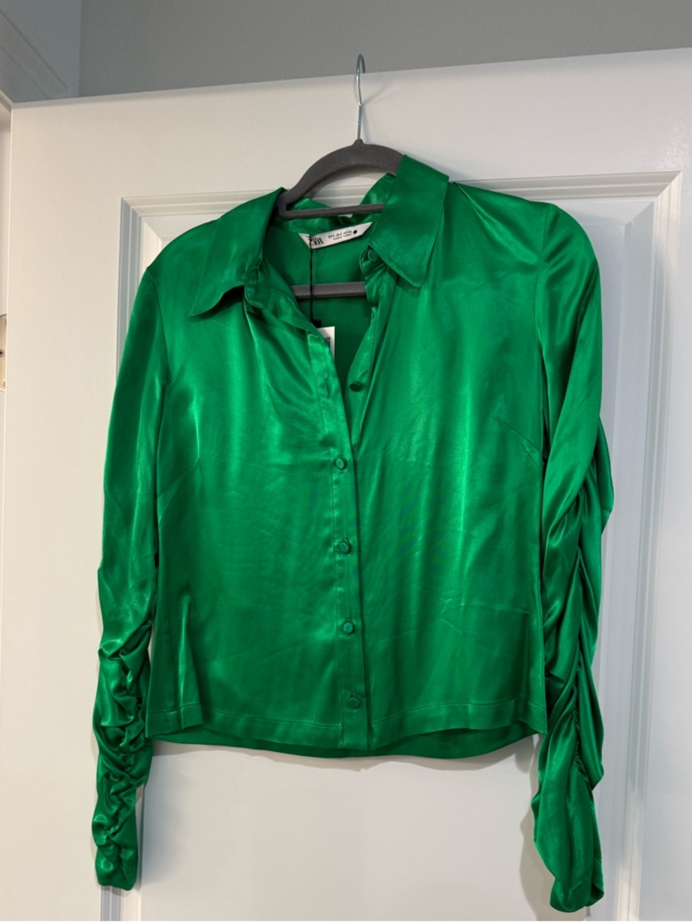 NWT green Zara top